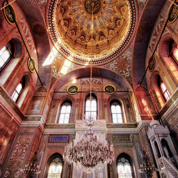 Pertevniyal Valide Sultan Mosque Istanbul Turkey 1 600x600